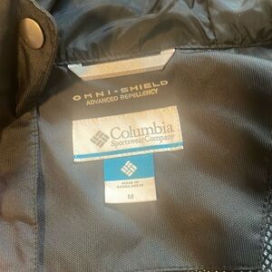 Women’s Columbia rain coat